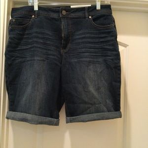 Ladies Hi Rise Denim shorts you C EST. 1946. S16.
